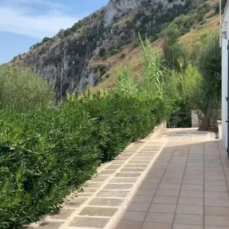 Villa House Overlooking The Bay - Seaview *