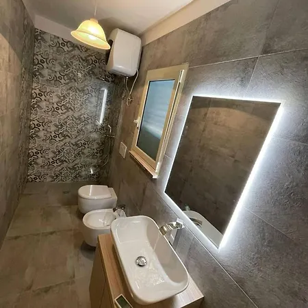 Villa House Overlooking The Bay - Seaview *